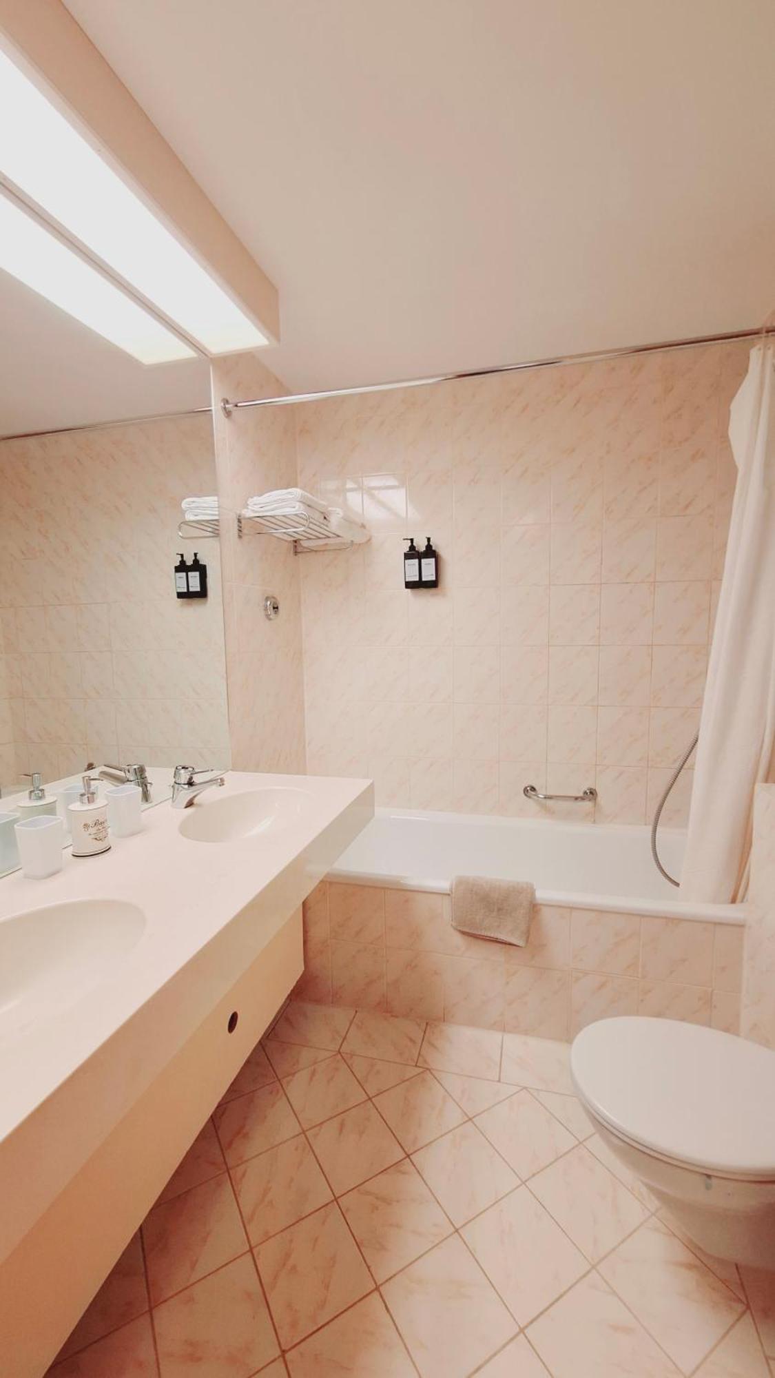 G&P Housing Apartments Mit Kueche & Balkon & Highspeed Internet- Comfort Altensteig Buitenkant foto